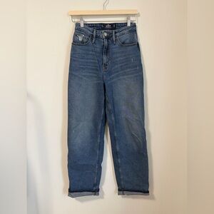 Hollister Ultra High Rise Dad Jeans Baggy Distressed Light Wash